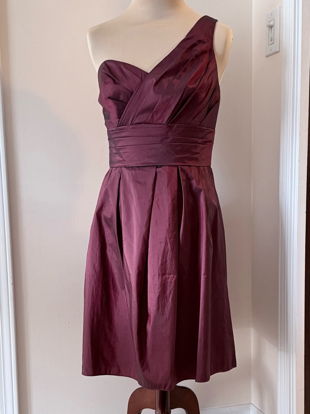 Hoco One Shoulder Cocktail Dress Plum Wine Taffeta David's Bridal F13301 Size 6